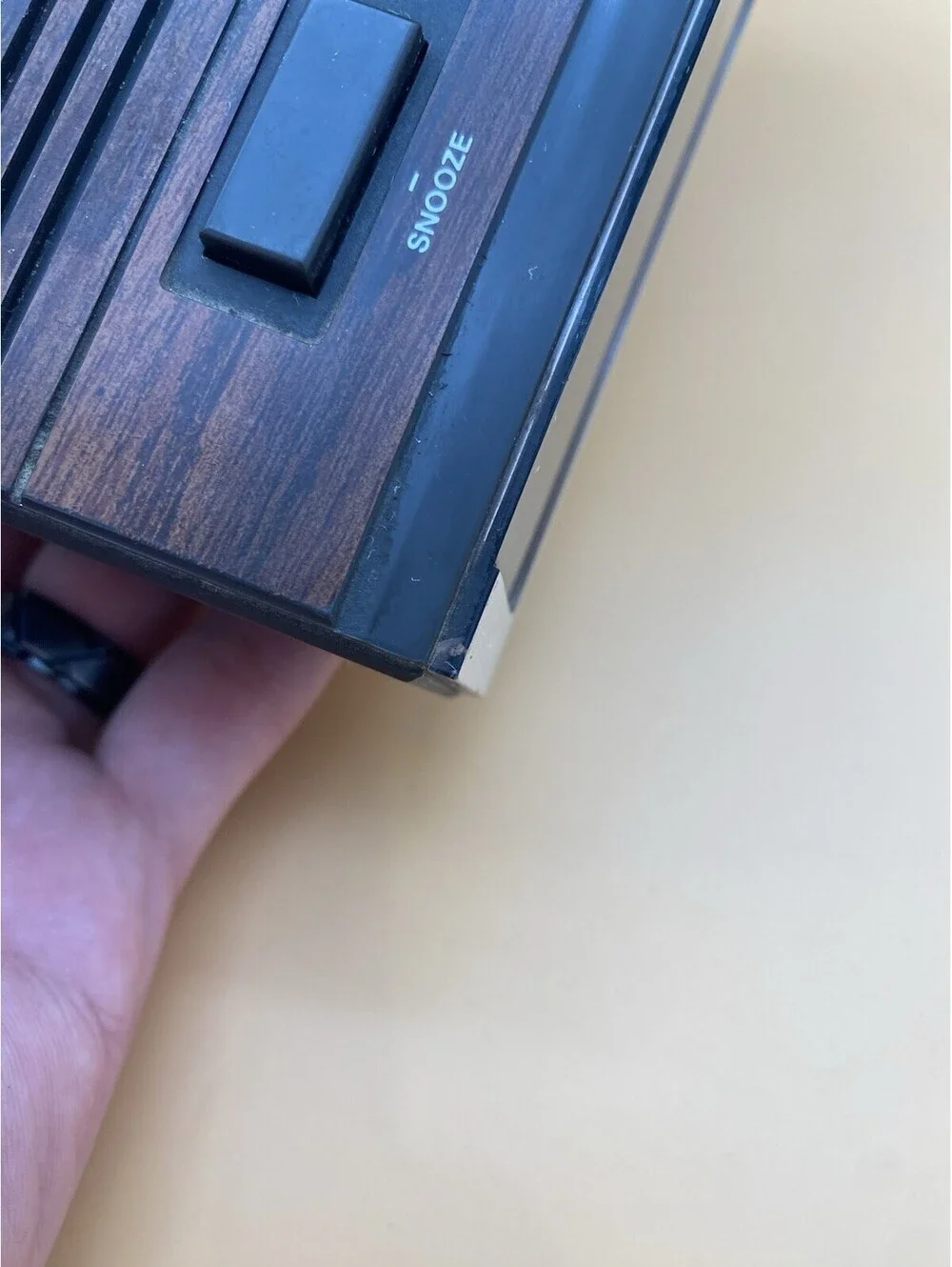 Lloyd's VTG Wood Grain FM-AM Electric Alarm Clock Radio Model # J202B - Tested